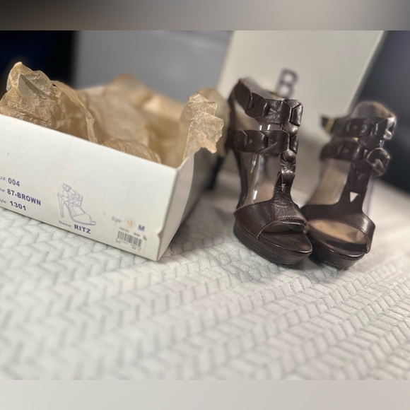 Women Elegant Ritz Brown Strappy Heels - Picture 4 of 5
